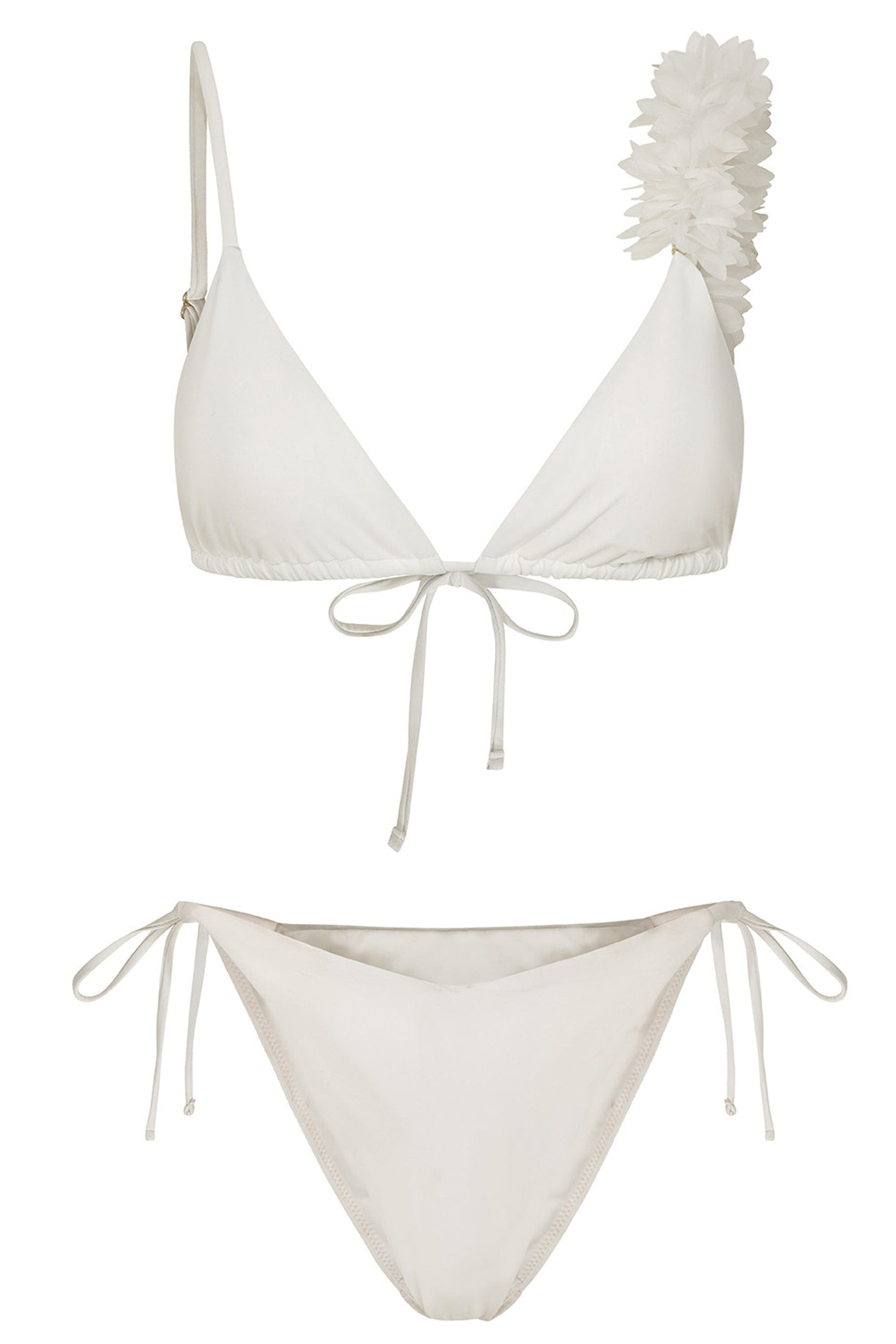 Cassia | Vit bikinitopp i triangelform med blomdetaljer