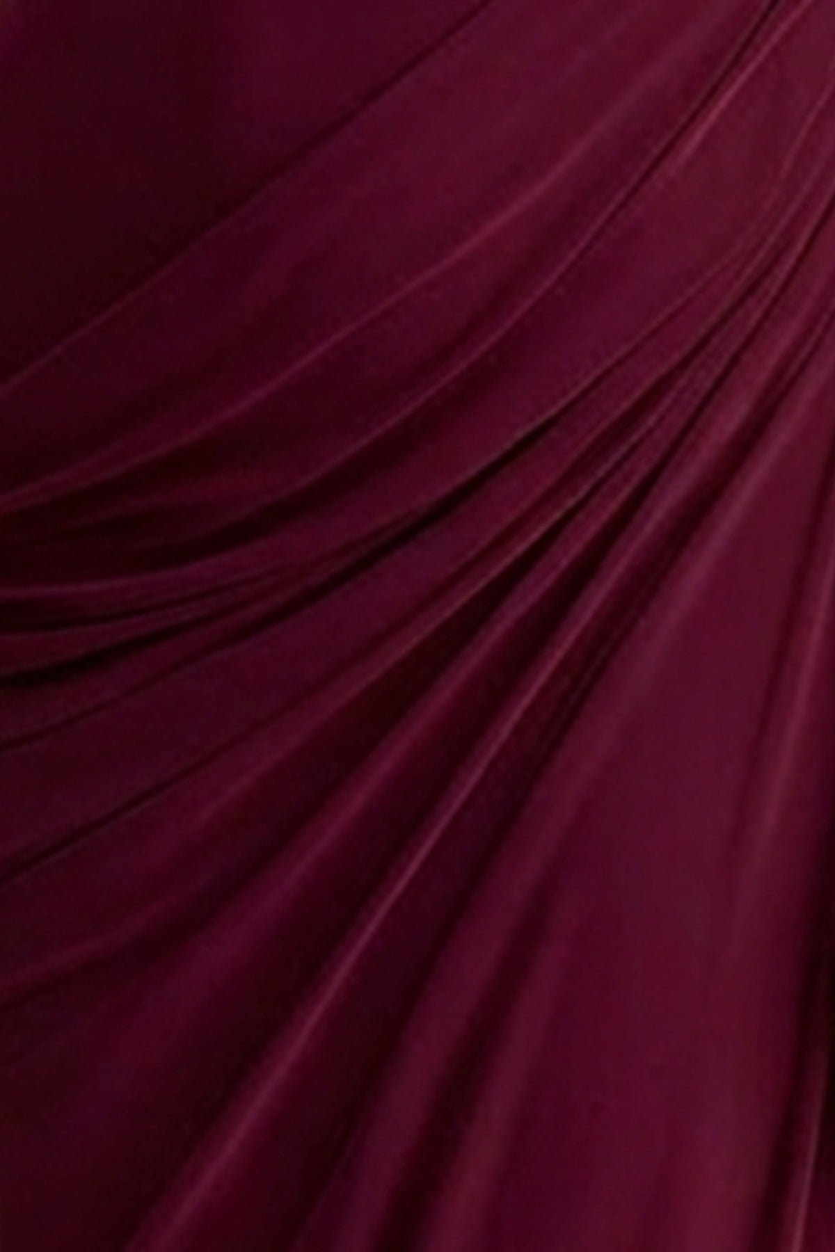 Aphra | Burgundy långklänning med hög hals och capeärm