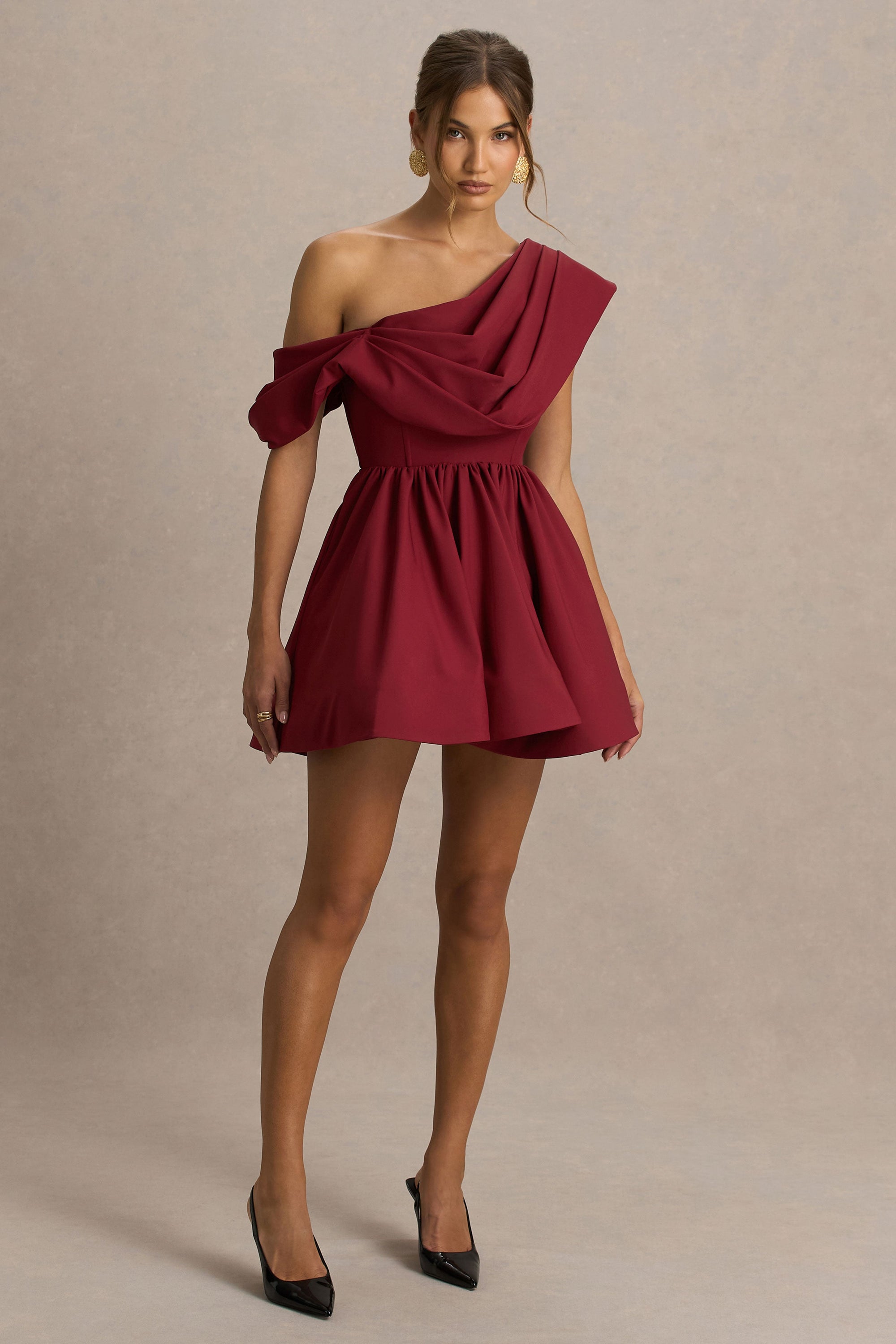 Verona | Burgundy miniklänning med asymmetrisk halsringning