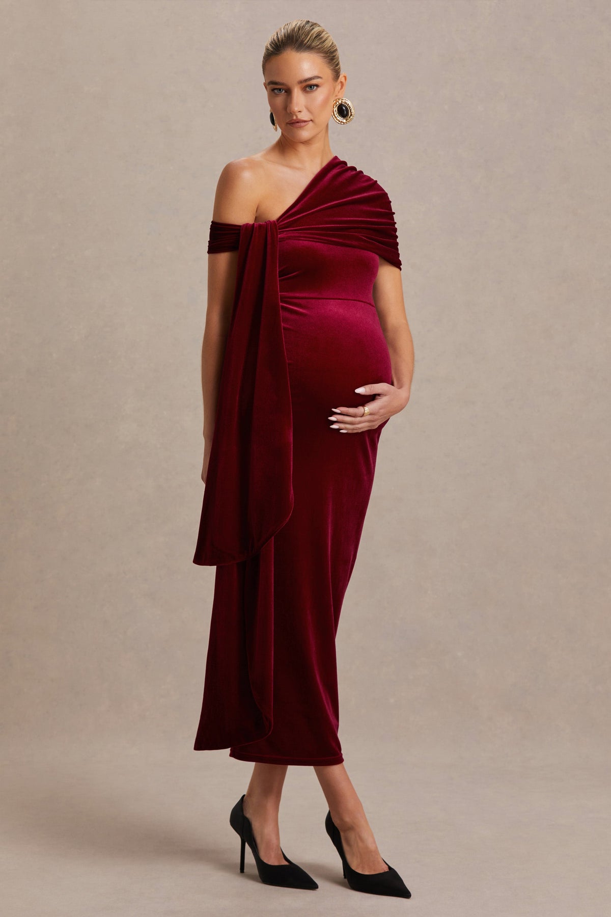 Zena | Burgundy midiklänning i gravidmodell med asymmetrisk halsringning