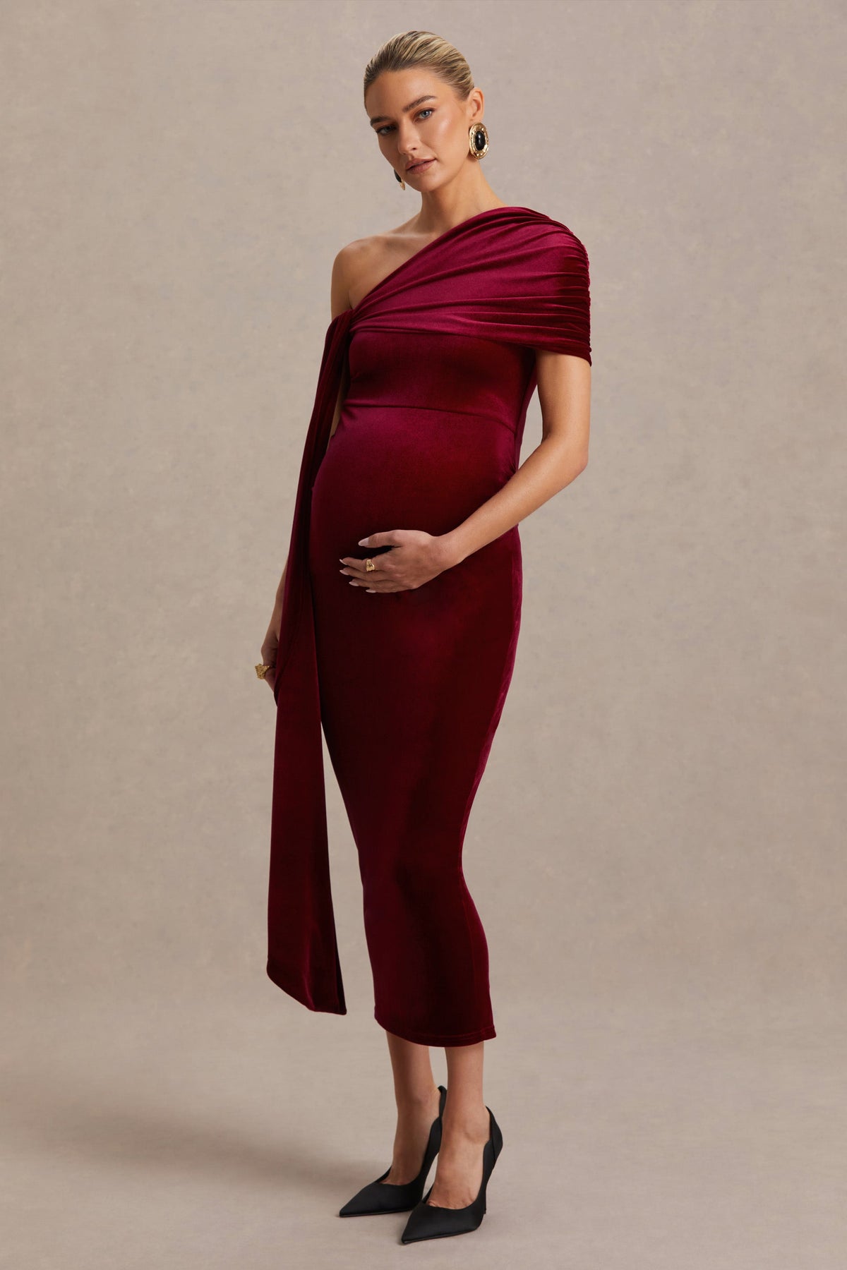 Zena | Burgundy midiklänning i gravidmodell med asymmetrisk halsringning