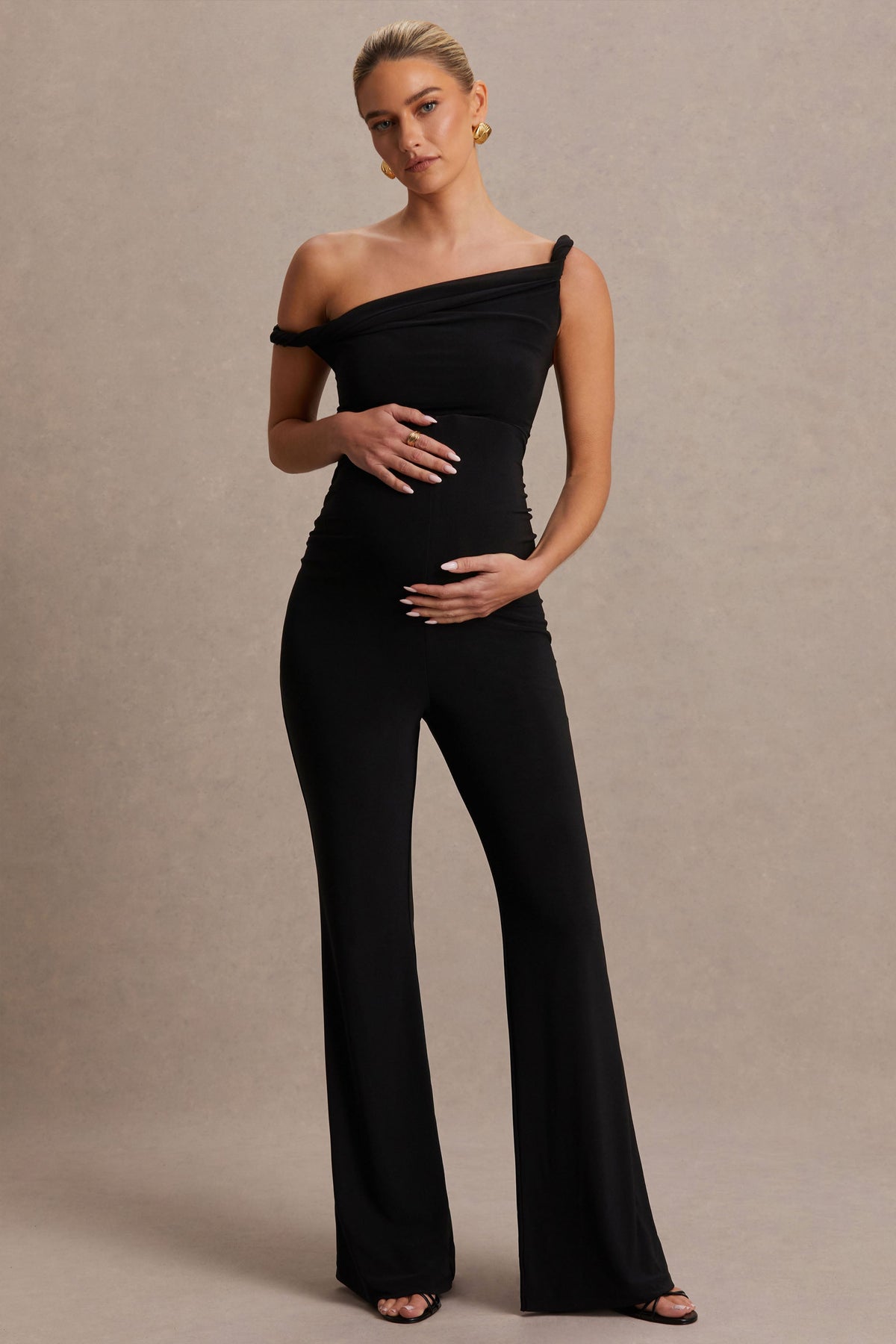 Kira | Svart asymmetrisk byxdress i gravidmodell