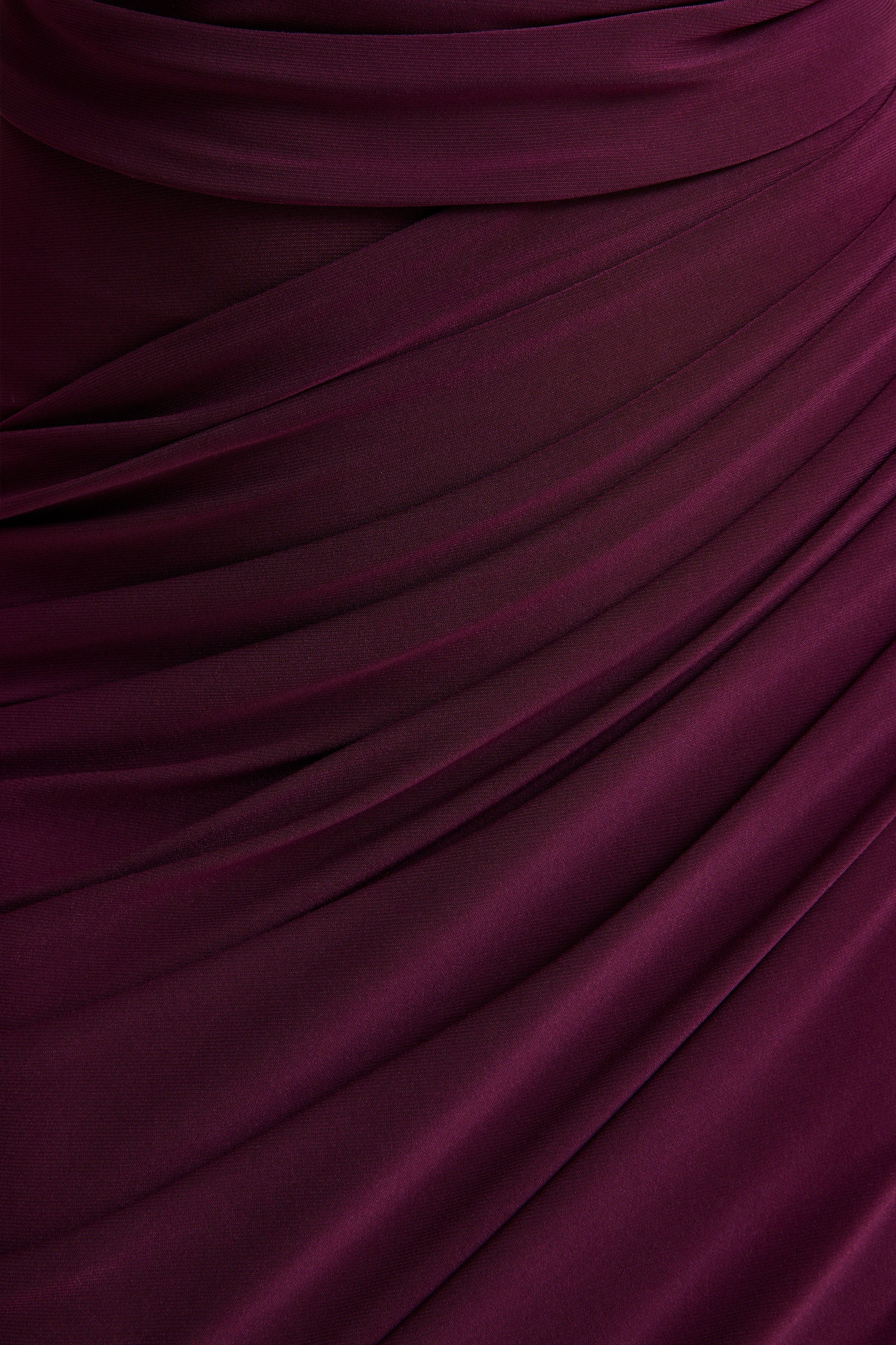 Cairo | Burgundy långklänning med halterneck och draperad halsringning