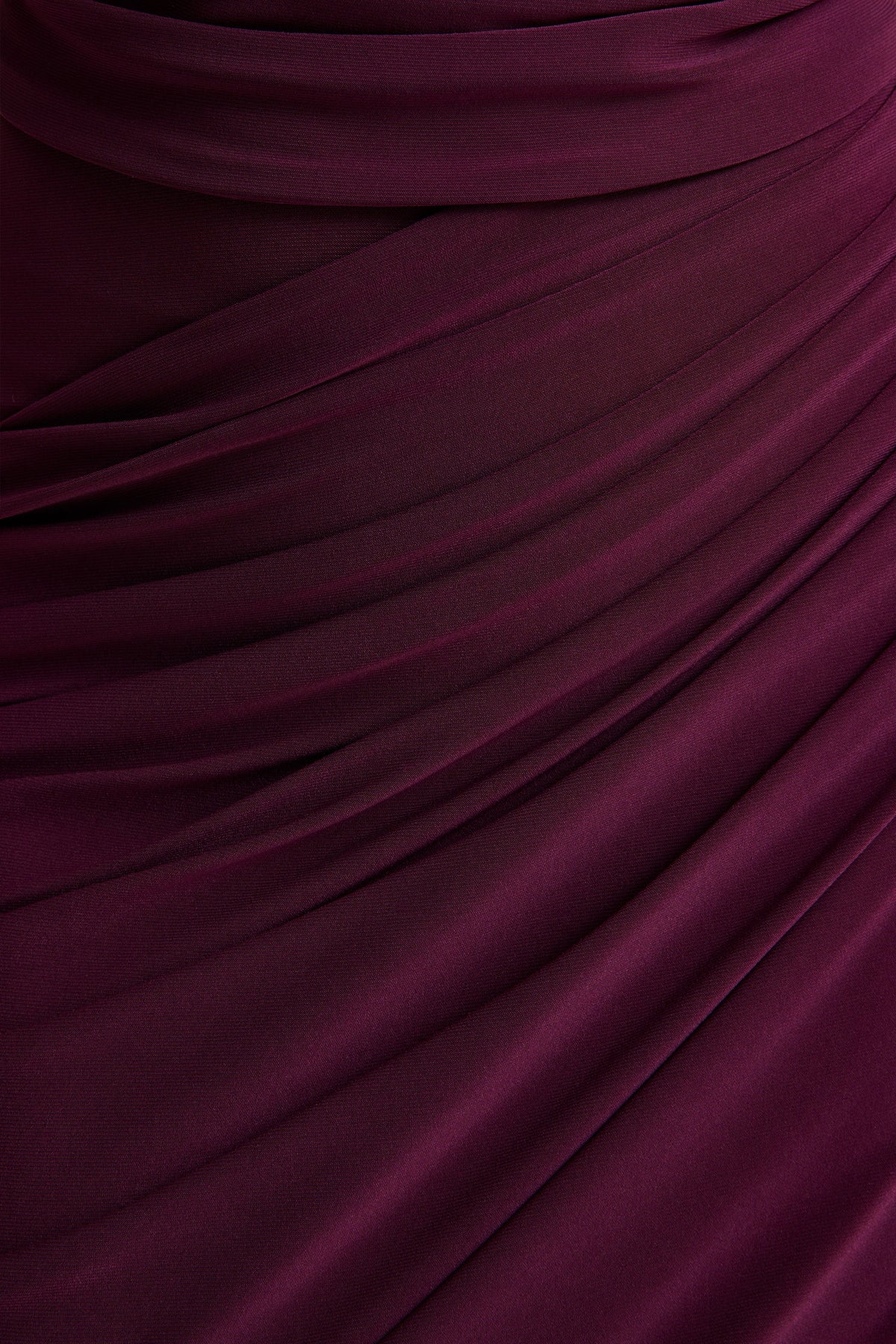 Cairo | Burgundy långklänning med halterneck och draperad halsringning