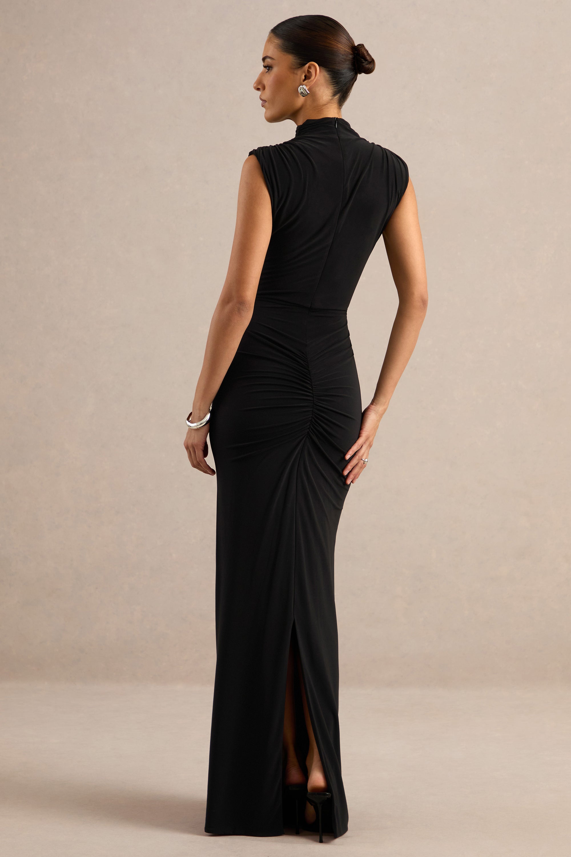 ECM_HR_CL137765001_Isona_Black 34.jpg