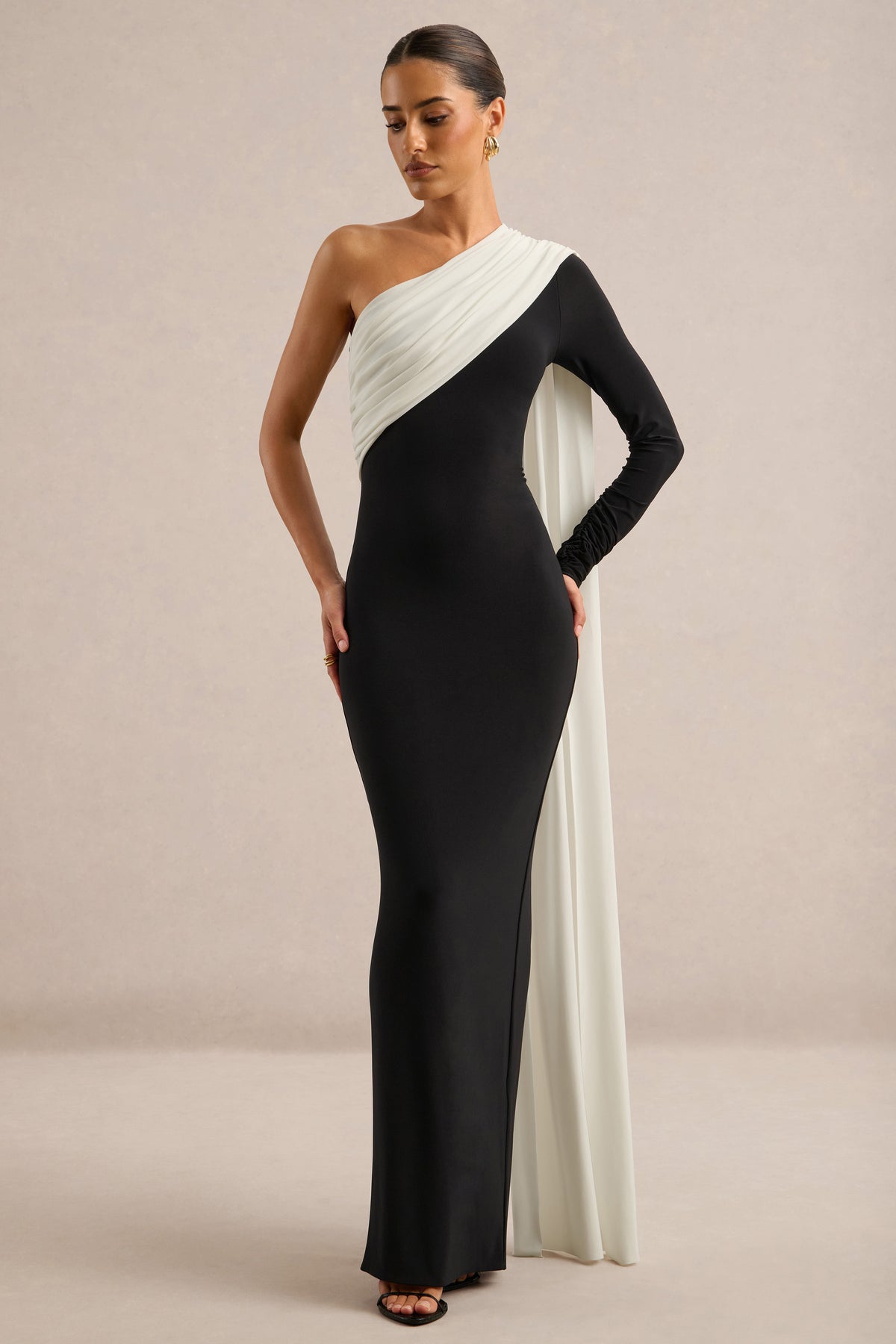 ECM_HR_CL138824002 - Liliana _ Monochrome Maxi Dress with Cape Detailing2.jpg