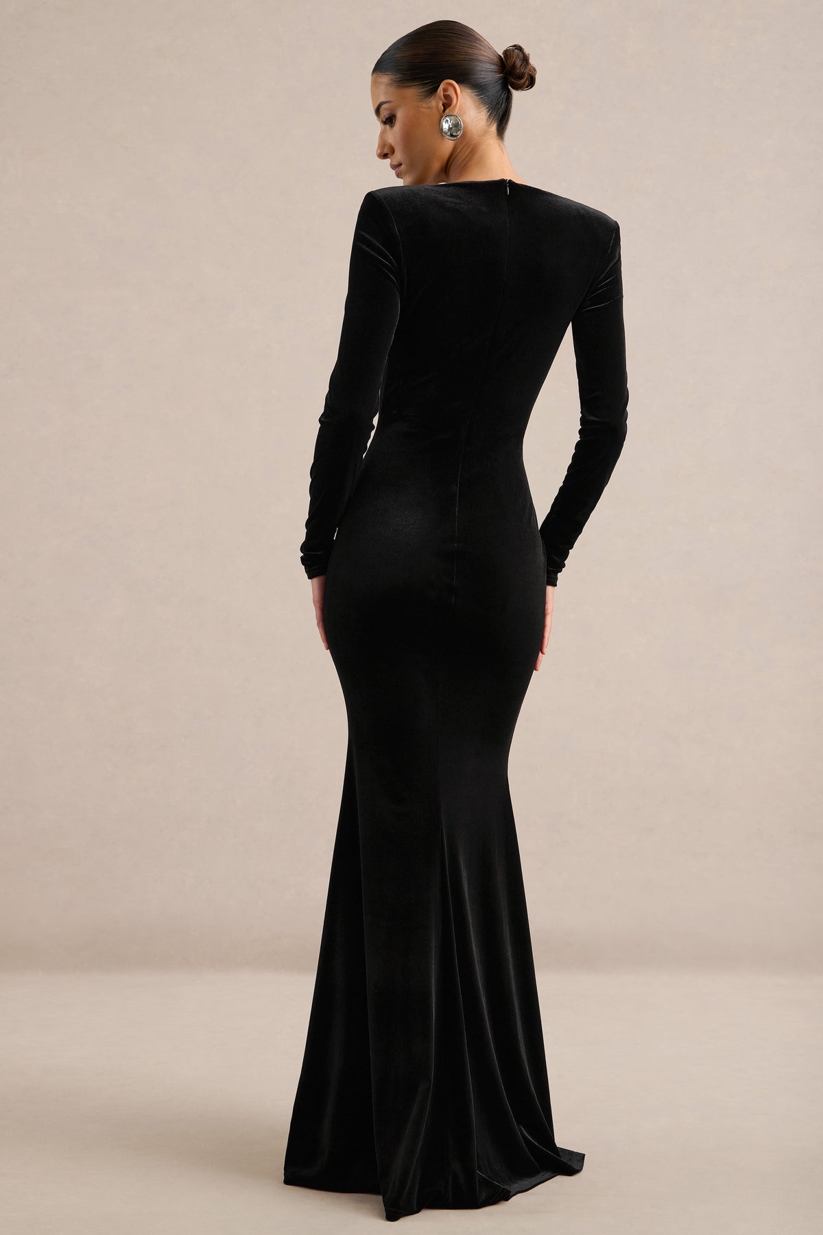 ECM_HR_CL139123001 - Torifina _ Black Velvet Square Neck Long Sleeve Maxi Dress5.jpg