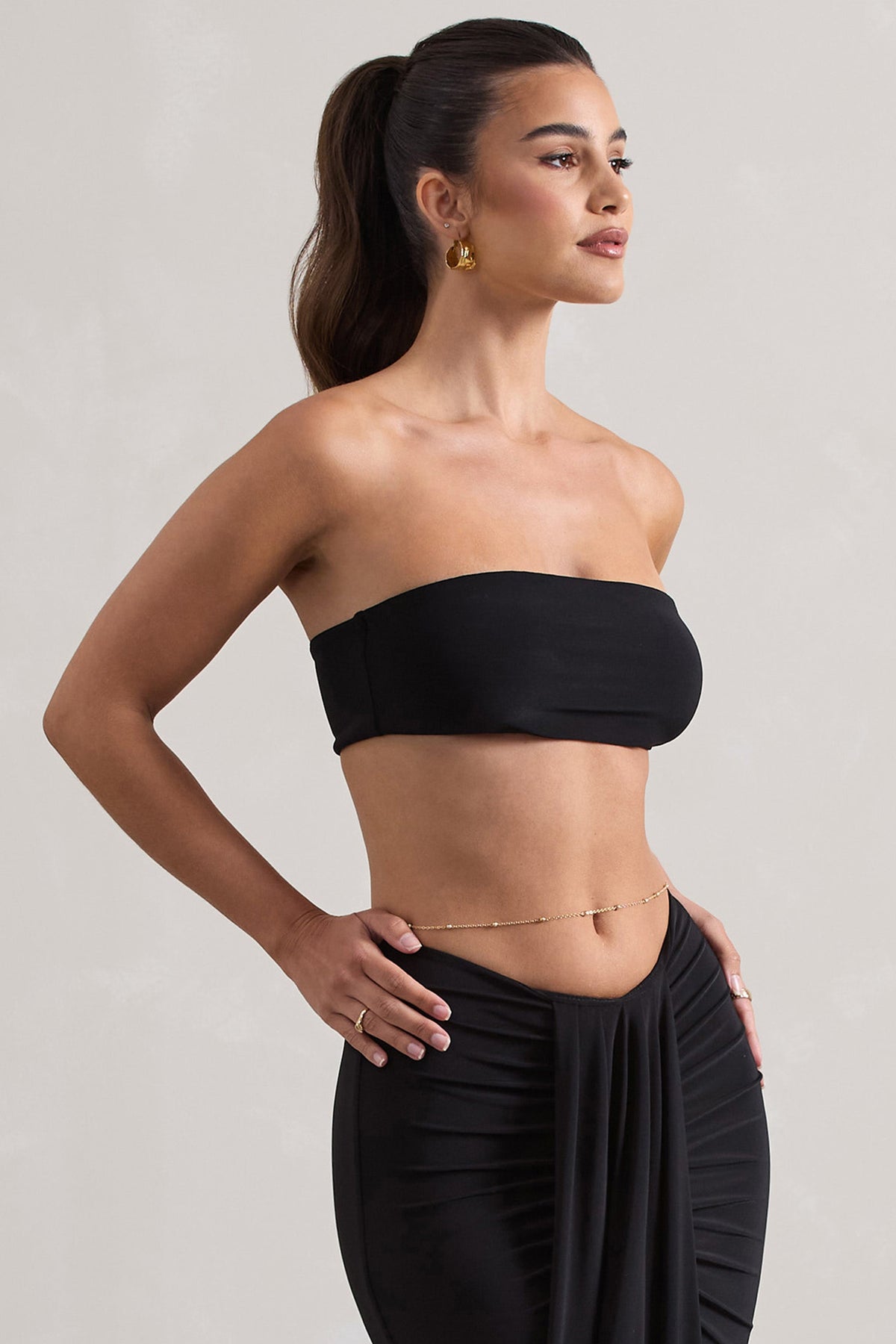 Vada | Svart axelbandslös croppad topp