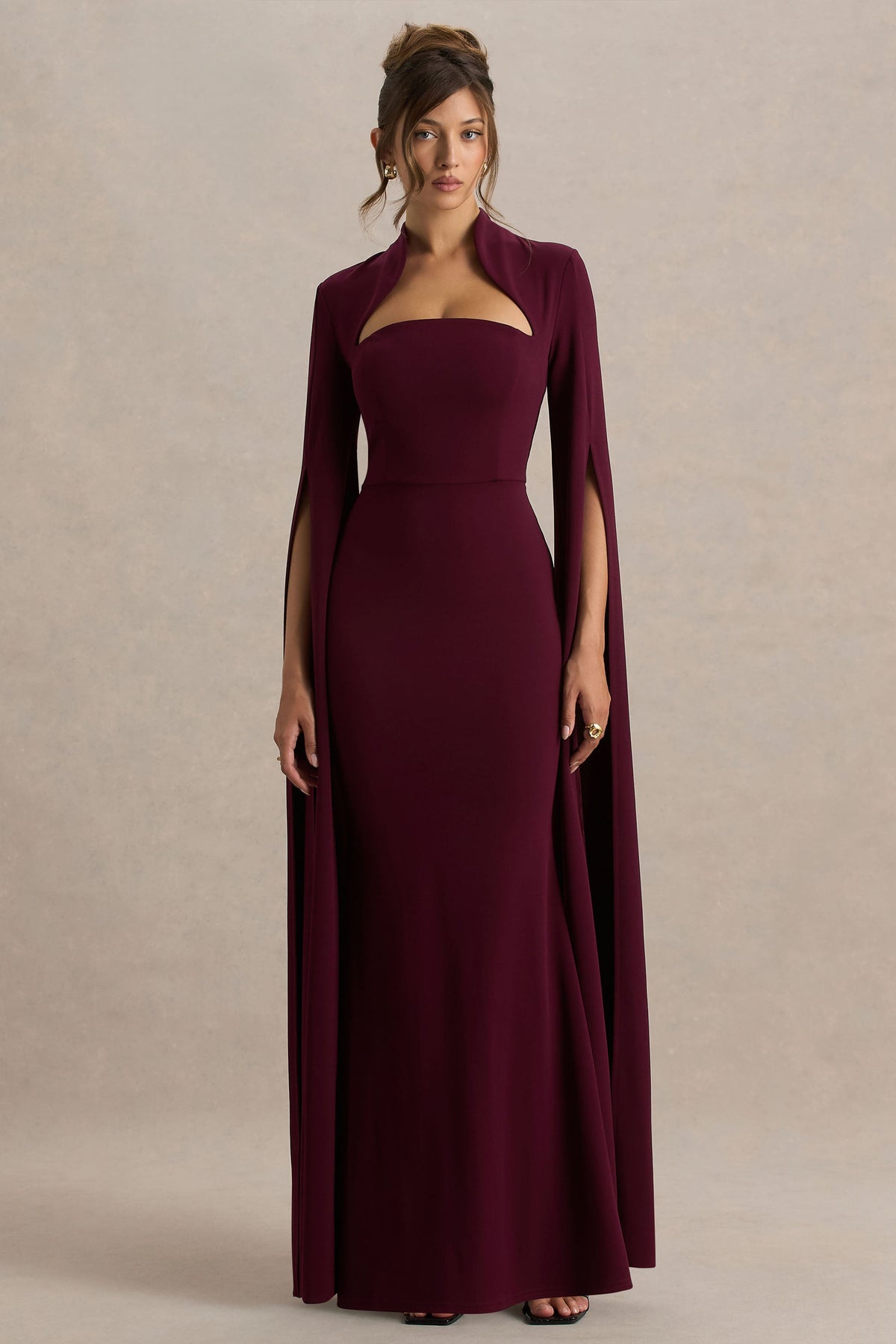 Esme | Burgundy långklänning med capeärm