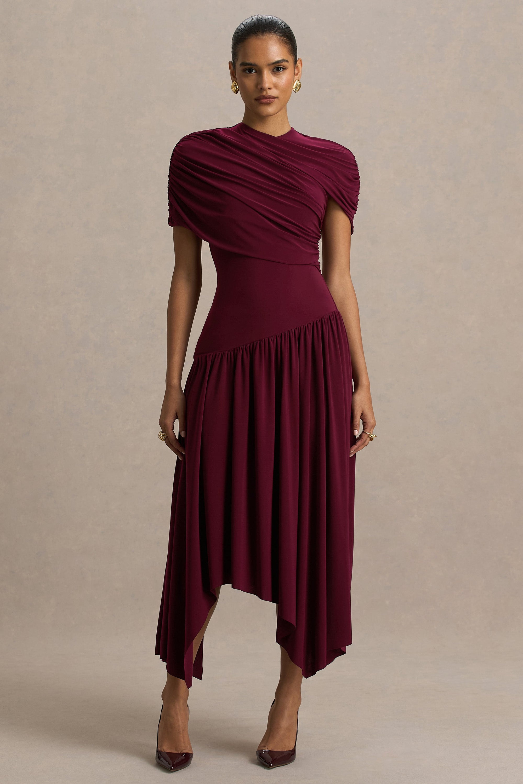 Ione | Burgundy midiklänning med omlottdesign och asymmetrisk fåll