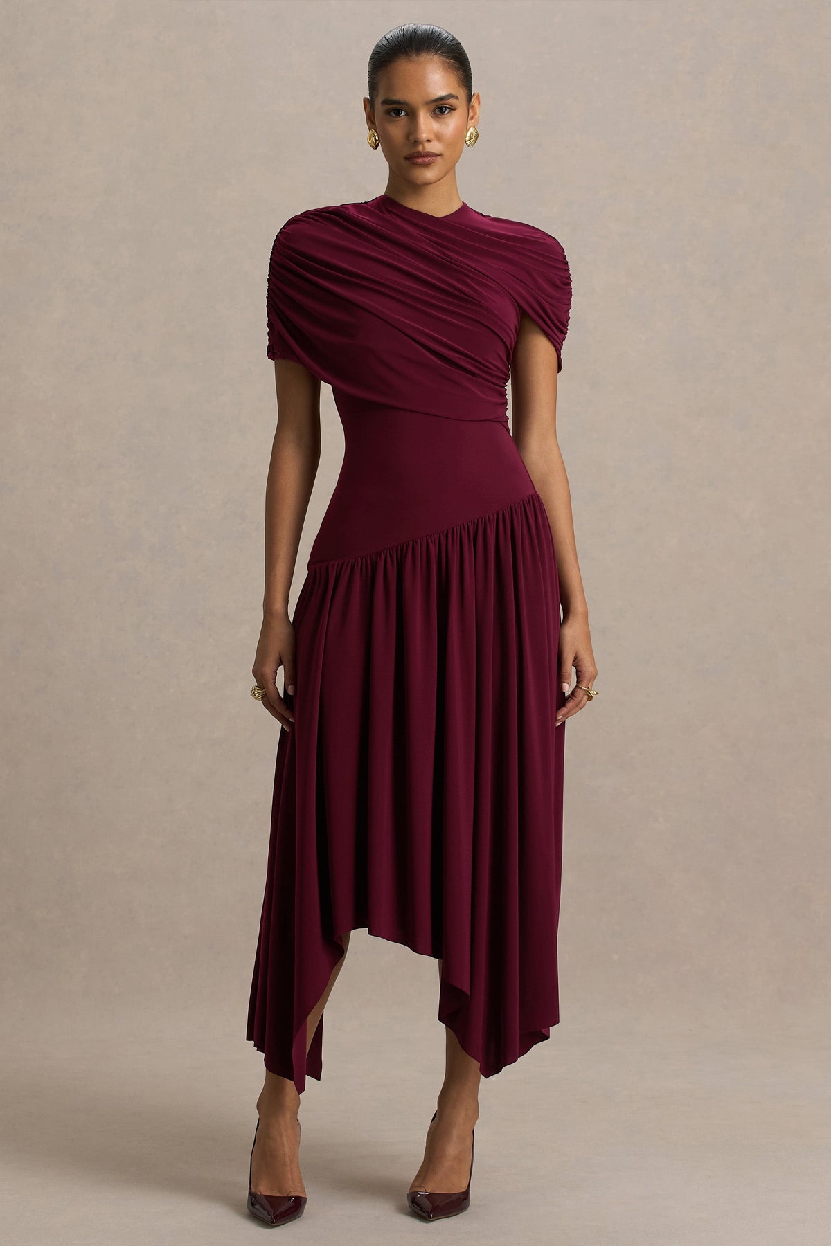 Ione | Burgundy midiklänning med omlottdesign och asymmetrisk fåll