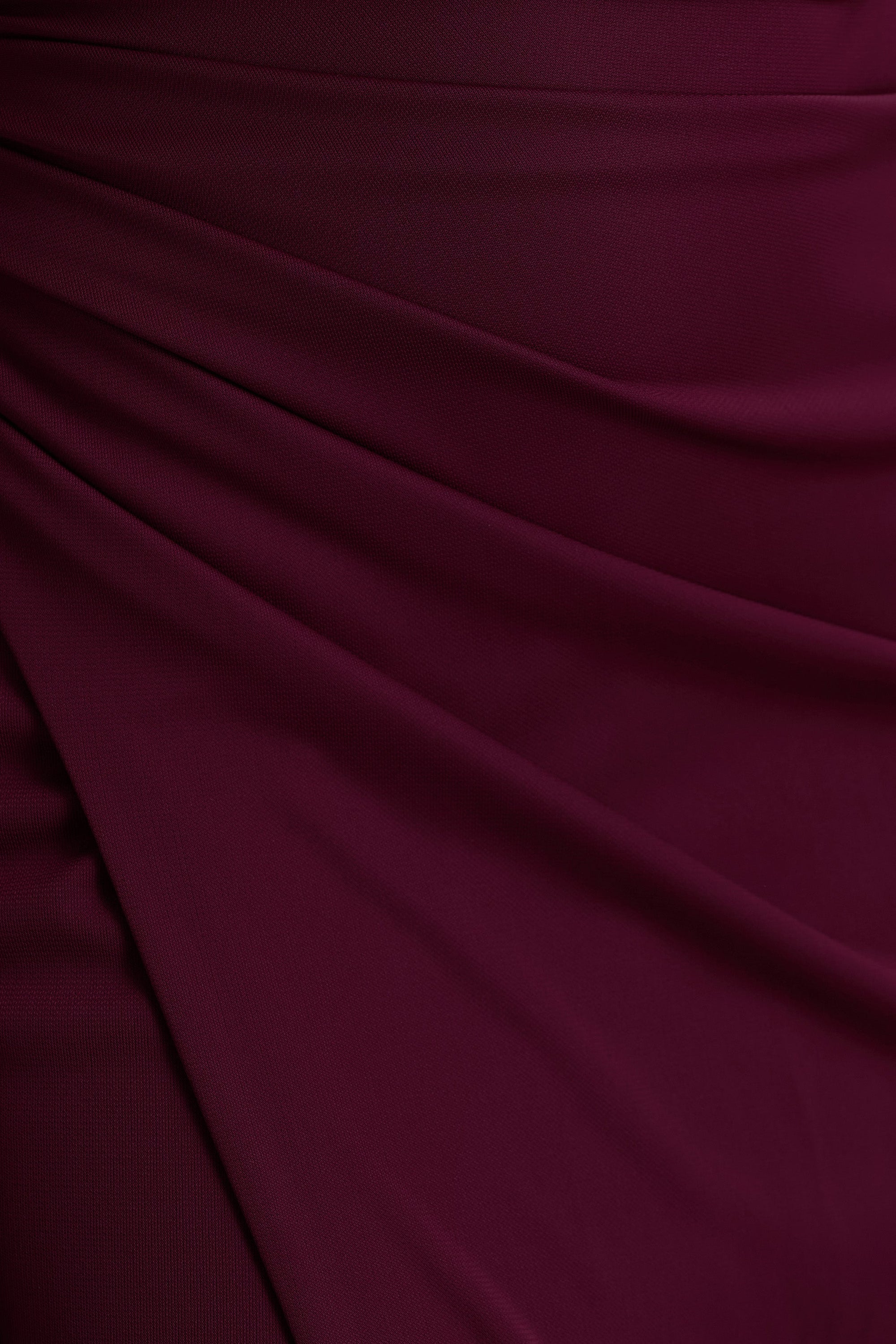 Lola | Burgundy enaxlad långklänning med slits