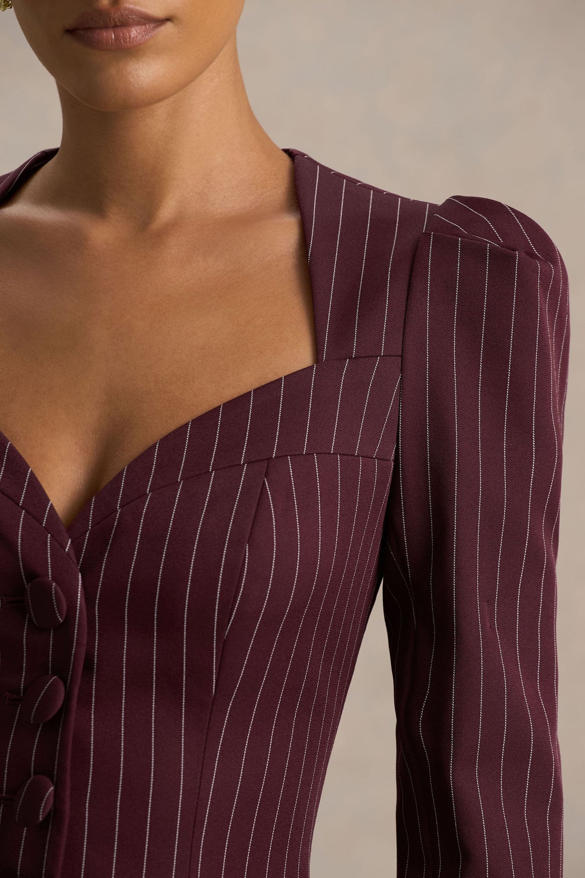 Lana | Burgundy finrandig skräddad topp med knappar