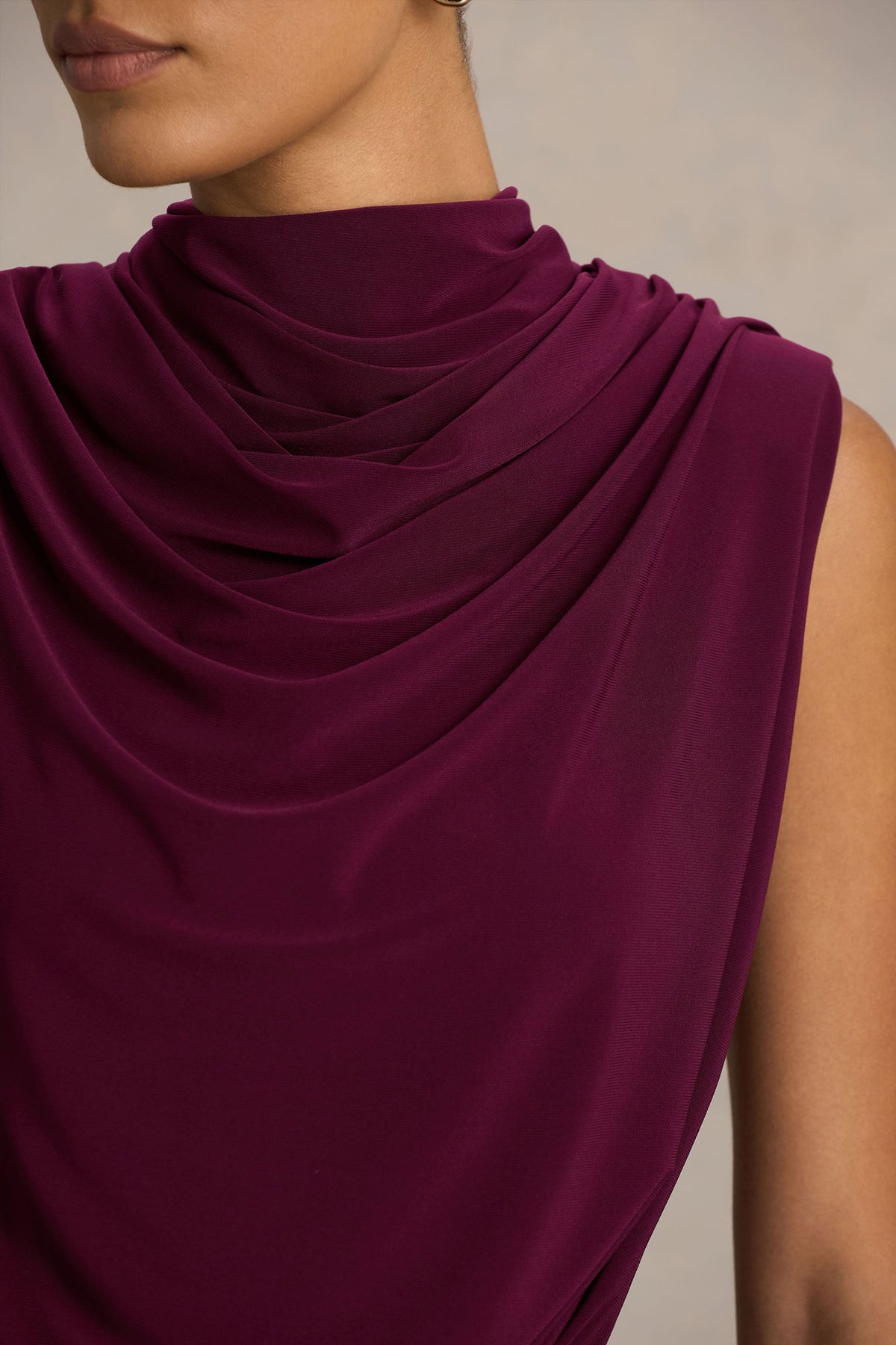 Hermia | Burgundy midiklänning med draperad överdel