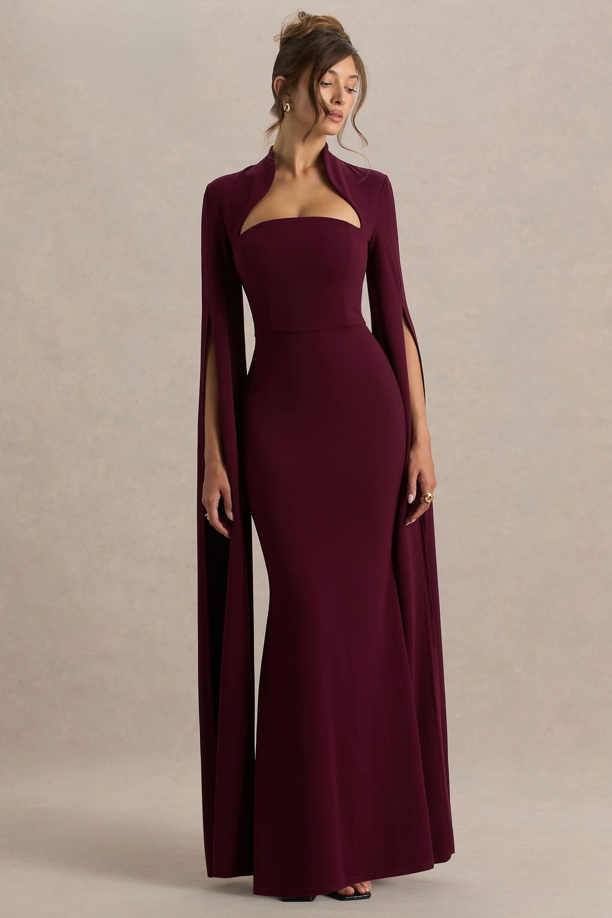 Esme | Burgundy långklänning med capeärm