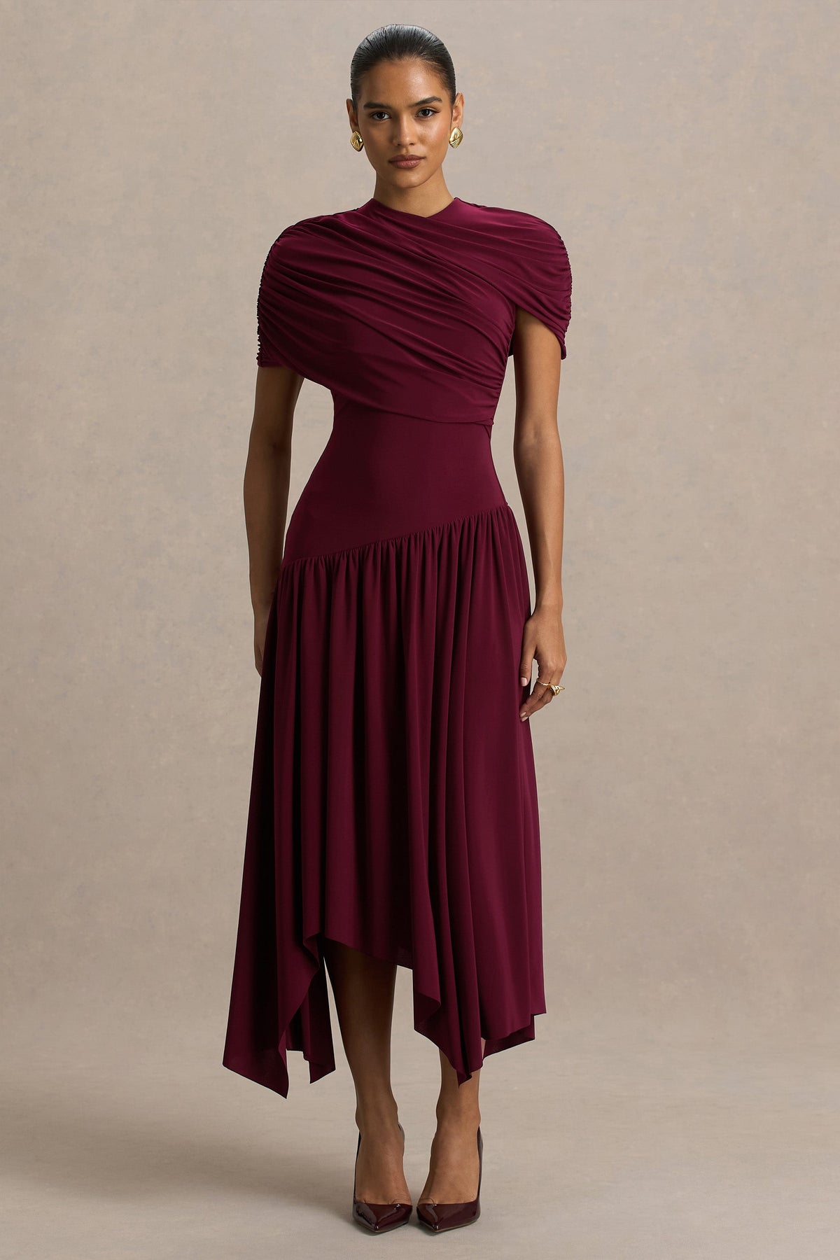 Ione | Burgundy midiklänning med omlottdesign och asymmetrisk fåll