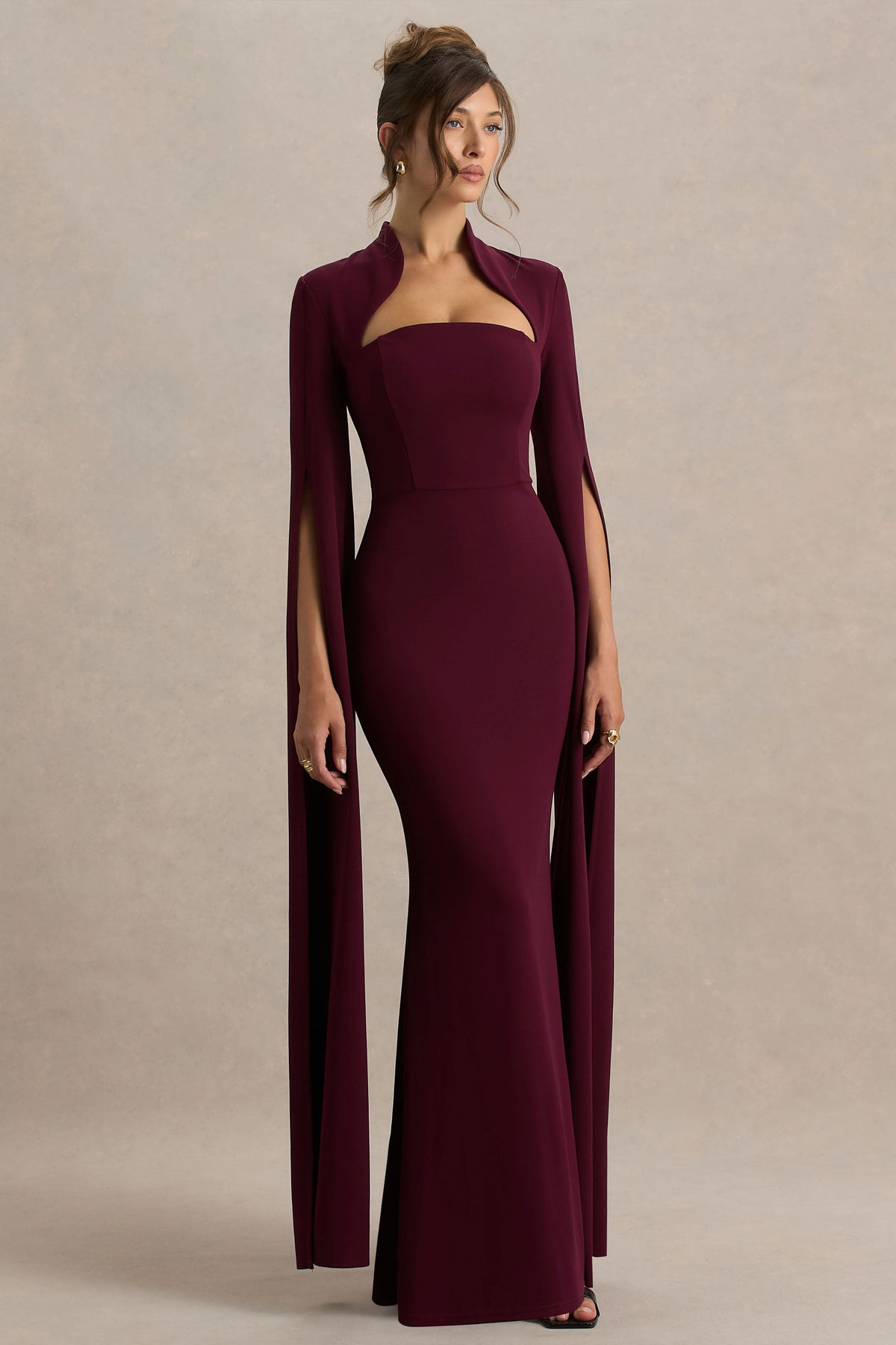 Esme | Burgundy långklänning med capeärm