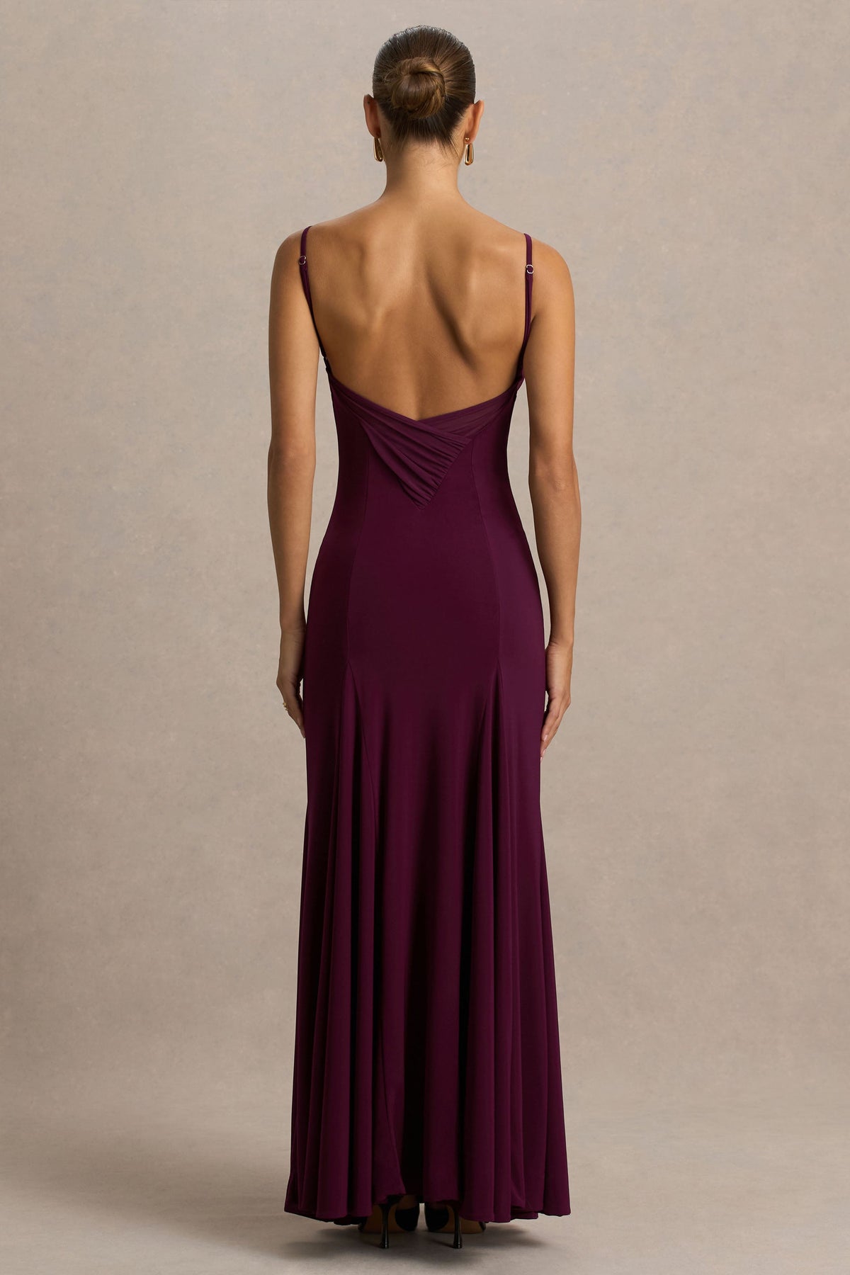Gabbie | Burgundy långklänning med draperad halsringning