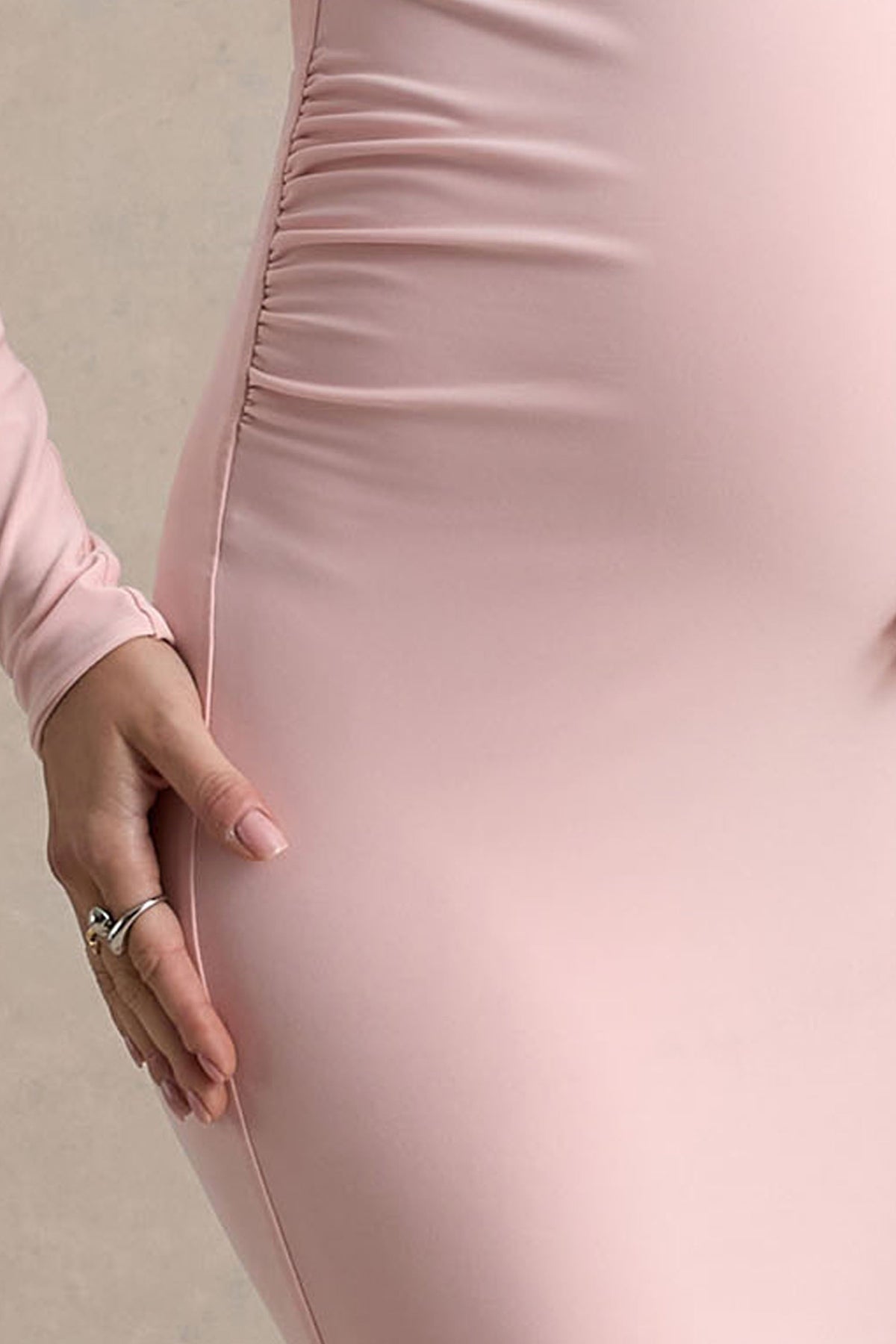 Heloise | Rosa enaxlad långklänning i gravidmodell