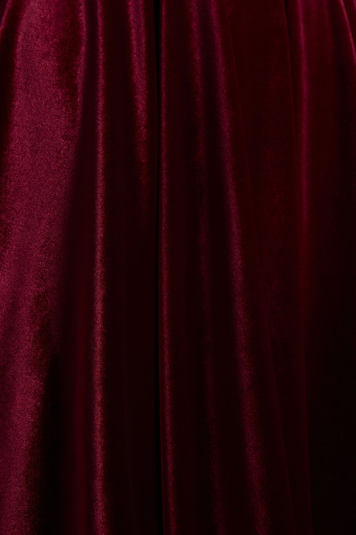 Roxanne | Burgundy miniklänning i sammet med klockad kjol