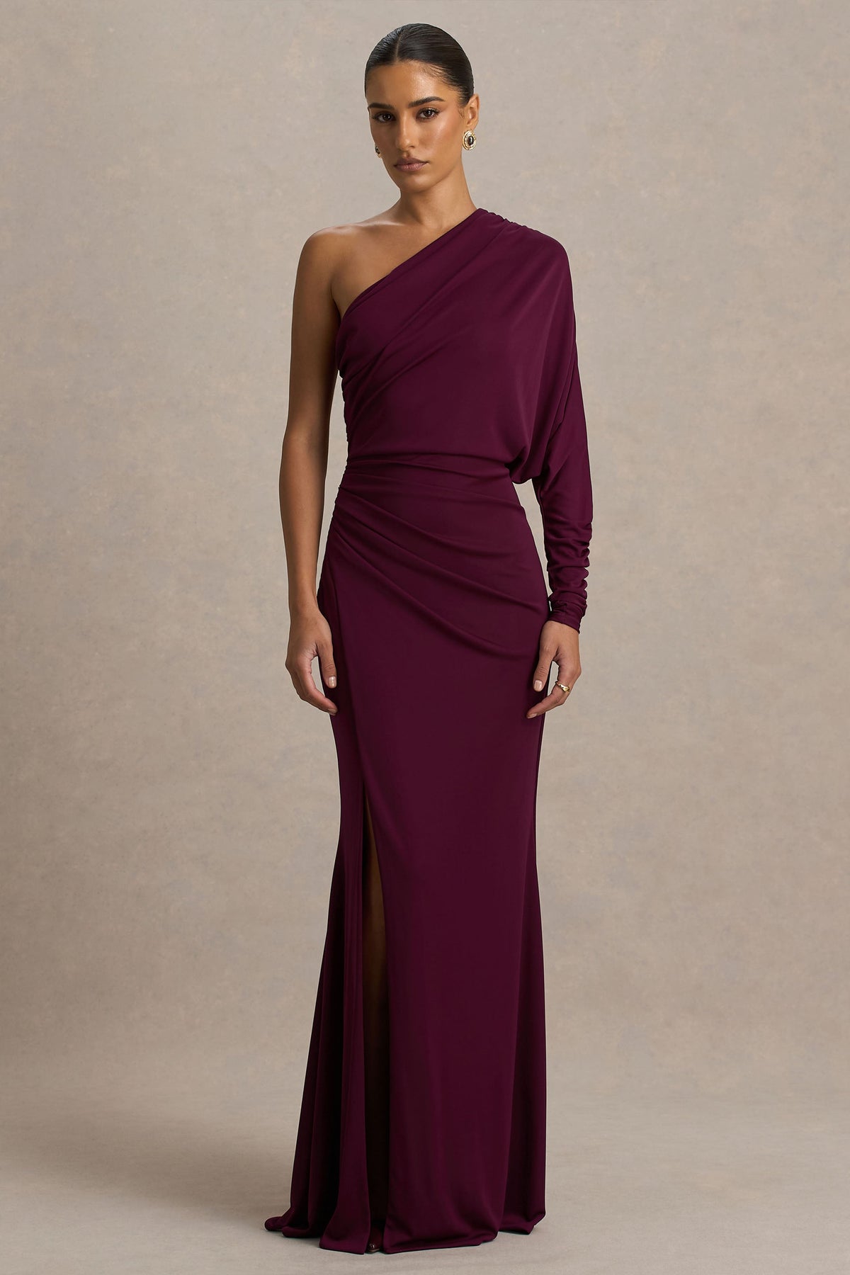 Lola | Burgundy enaxlad långklänning med slits