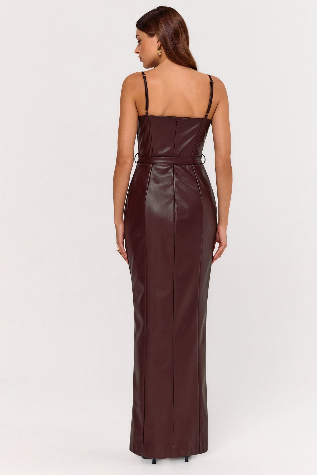 Lila | Burgundy långklänning i läderimitation med slits