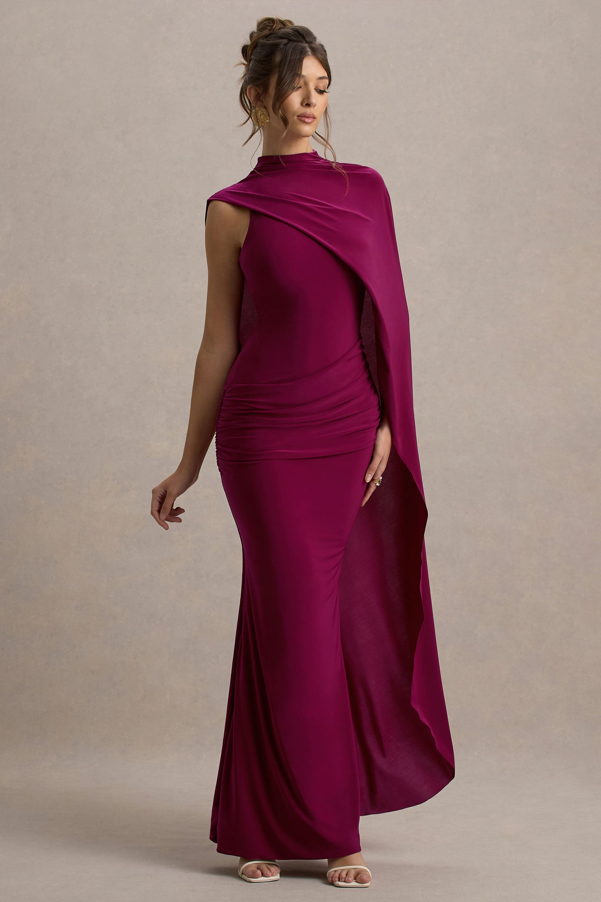 Maeve | Burgundy långklänning med capeärm