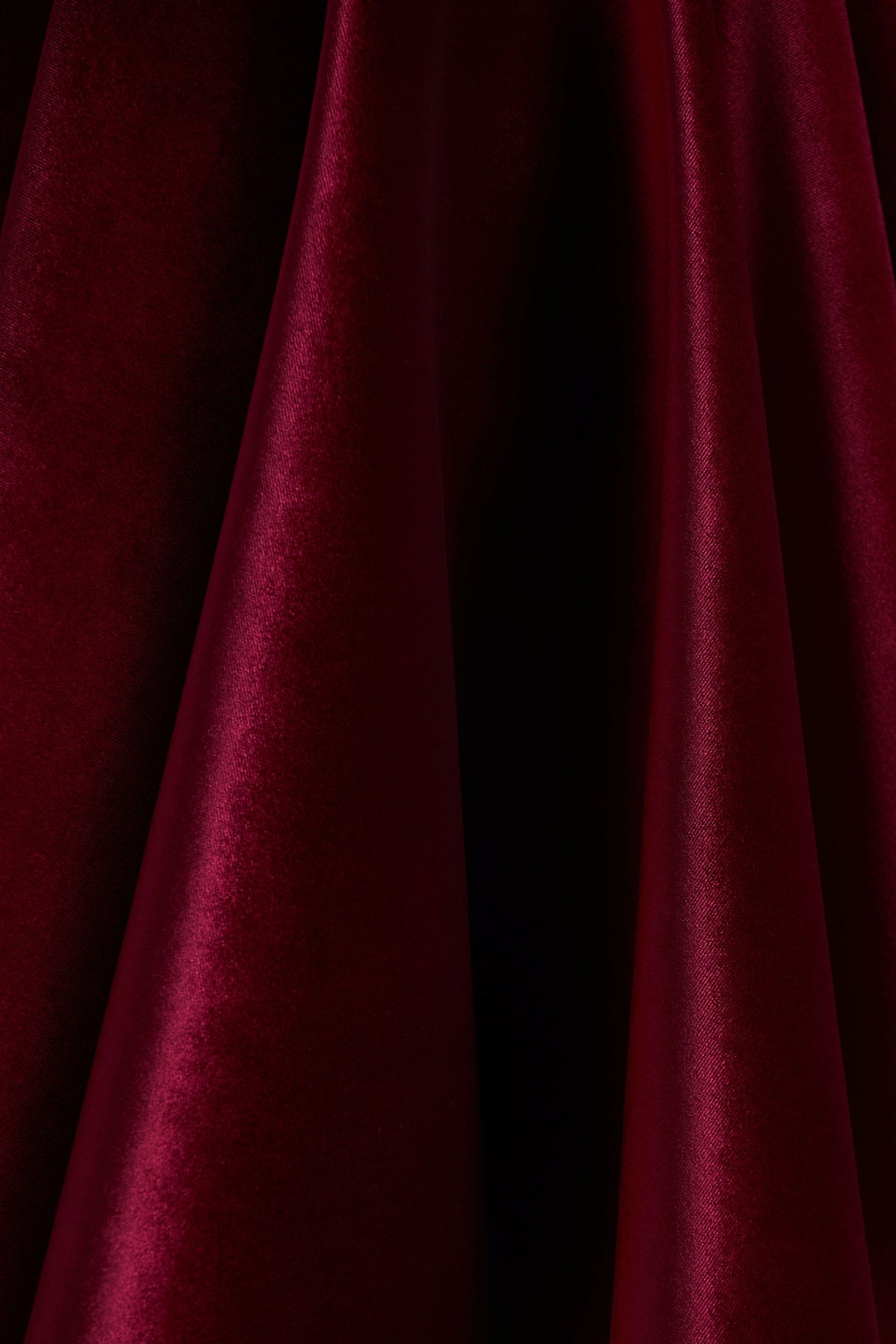 Mirage | Burgundy miniklänning i sammet med halterneck och klockad kjol