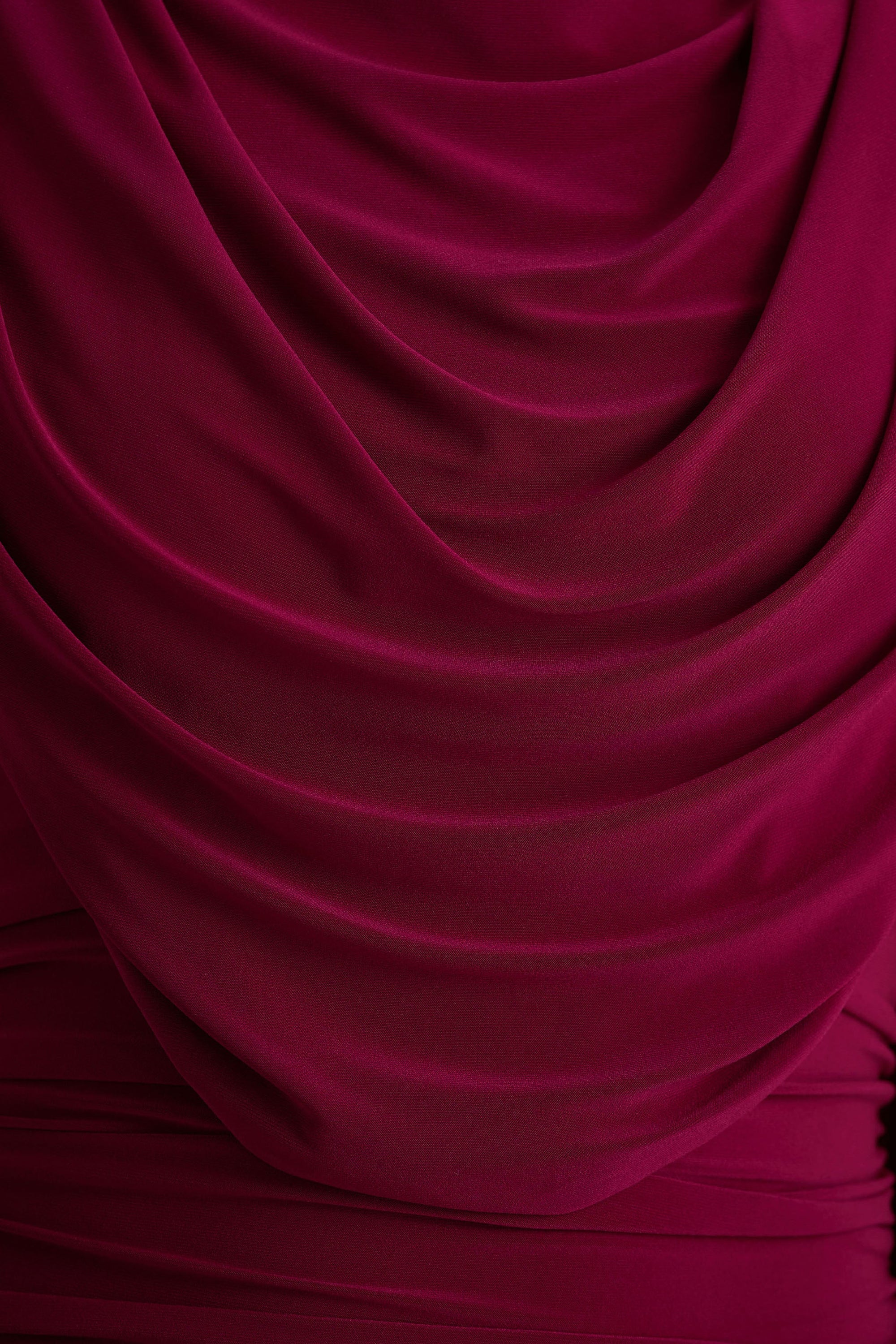 Wanderer | Burgundy midiklänning med rund halsringning och draperade rynkningar